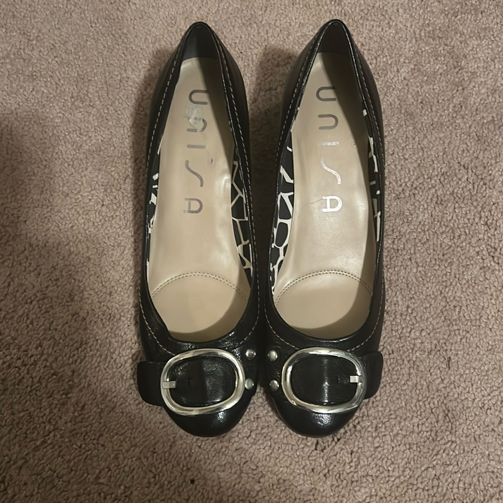 NWOT BLACK WEDGE UNISA SIZE 10